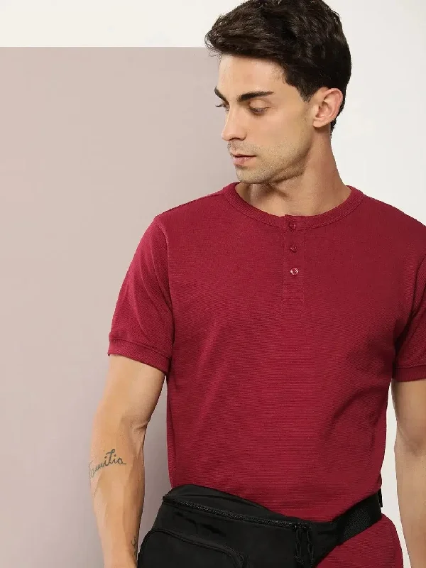 Sequined T-ShirtsDillinger Maroon Solid Regular Heney T-shirt