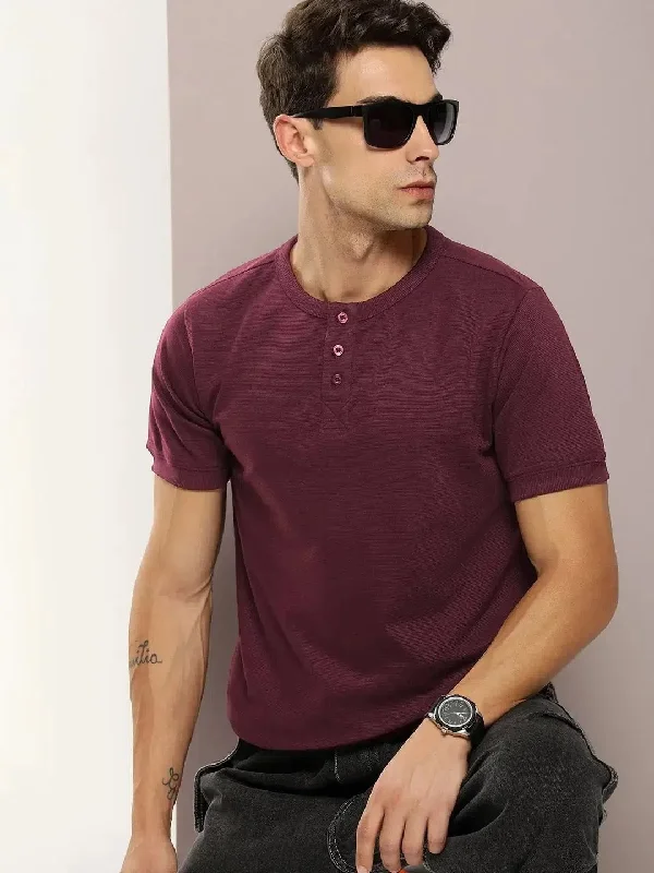 Statement T-ShirtsDillinger Burgundy Solid Regular Heney T-shirt