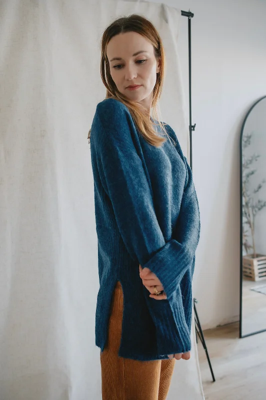 Travel Knit TopsThe Kamara Long Sweater - Marine Blue